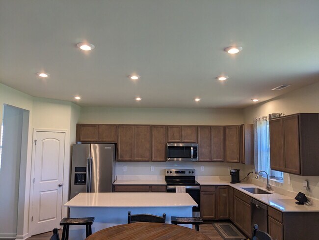 Foto del edificio - 3714 Creekstone Bluff Blvd