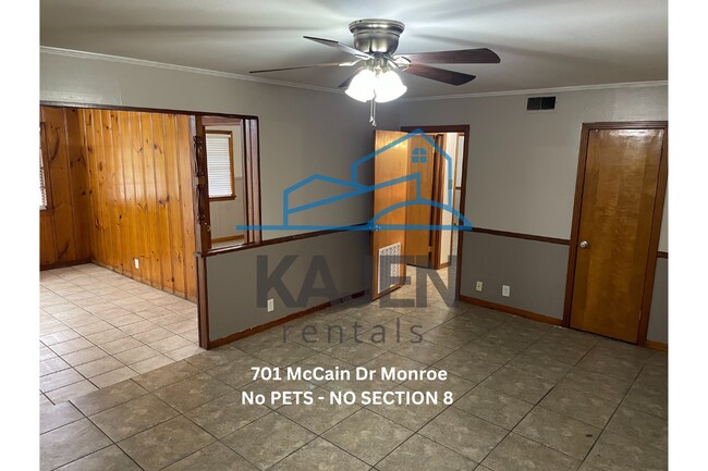 Foto del edificio - 701 McCain Dr