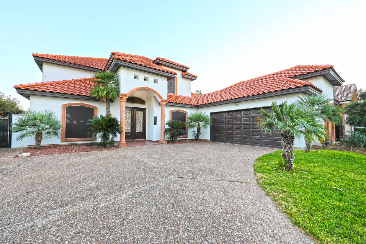 Foto principal - 3003 Robert Frost Dr