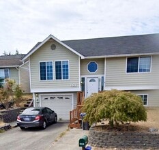 Building Photo - 1241 Lansing Ave W