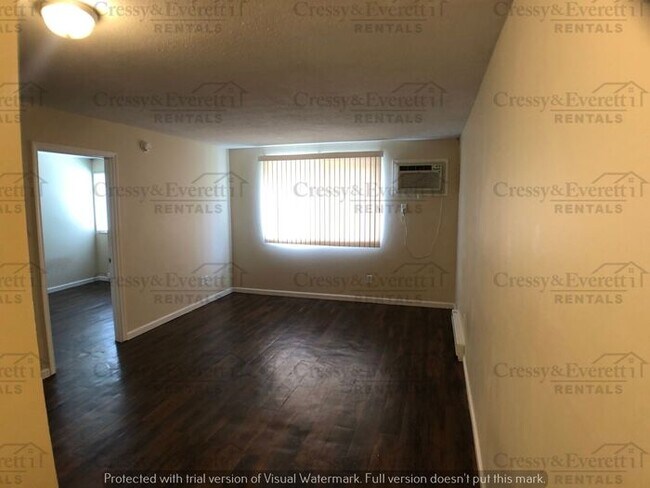 Foto del edificio - 1 Bedroom Apartment 2nd floor unit