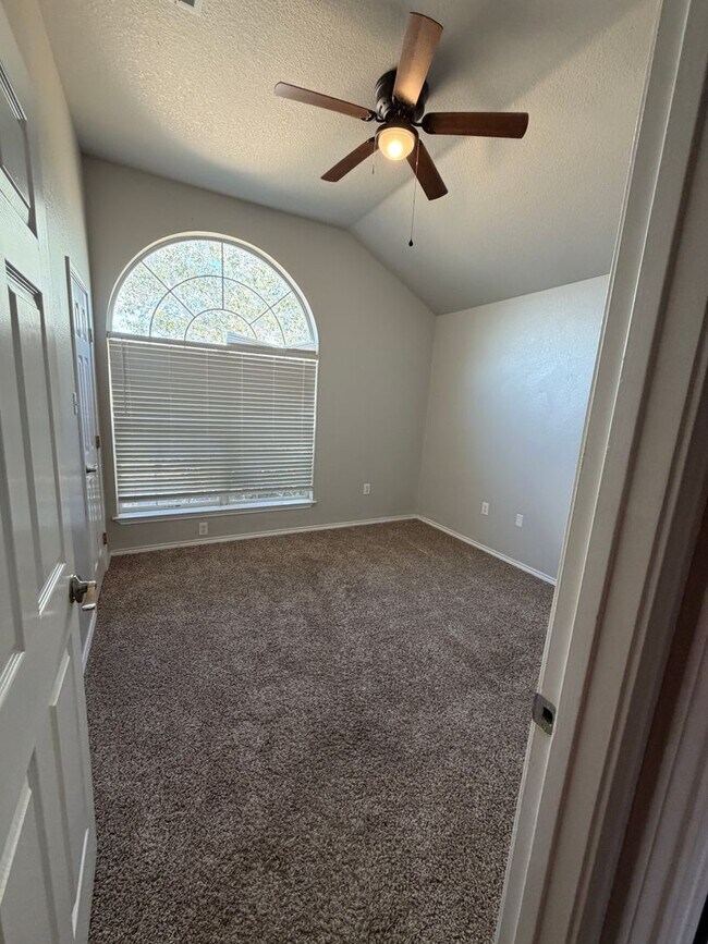 Building Photo - 4407 Trevino St