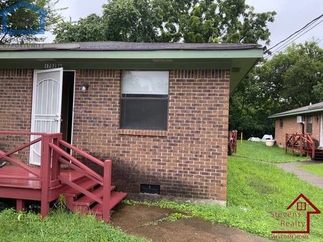 Building Photo - 1702 Olive St