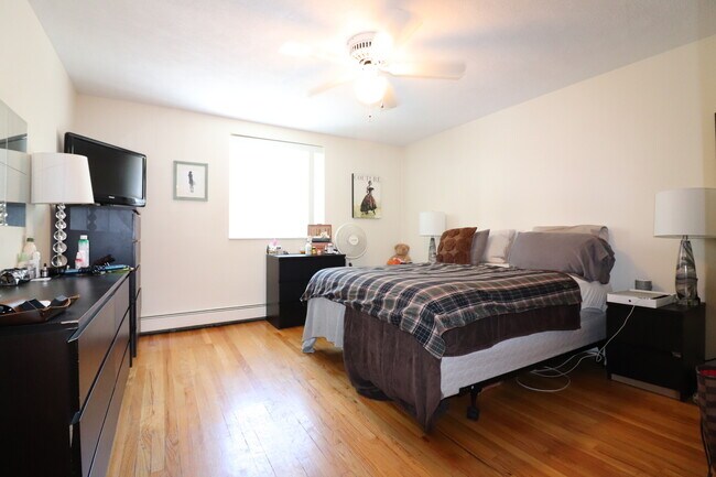 Building Photo - 81 Green St