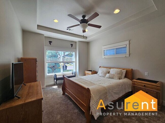 Foto del edificio - Fully Furnished 2BR/2BA Home in Central Point