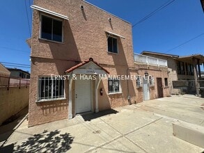 Building Photo - 1405 1/2 Olive Ave