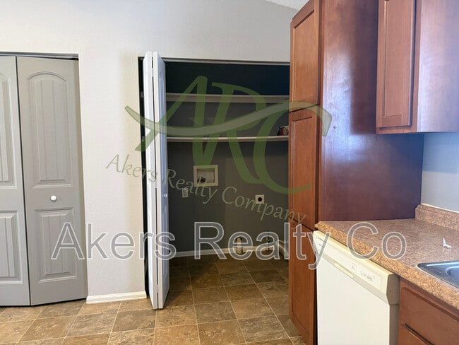Building Photo - 741 E Laporte Dr