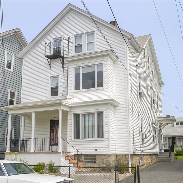 Foto principal - 76 Buffinton St