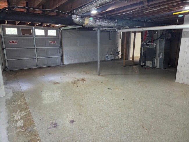 Building Photo - 2379 Holly Springs Rd
