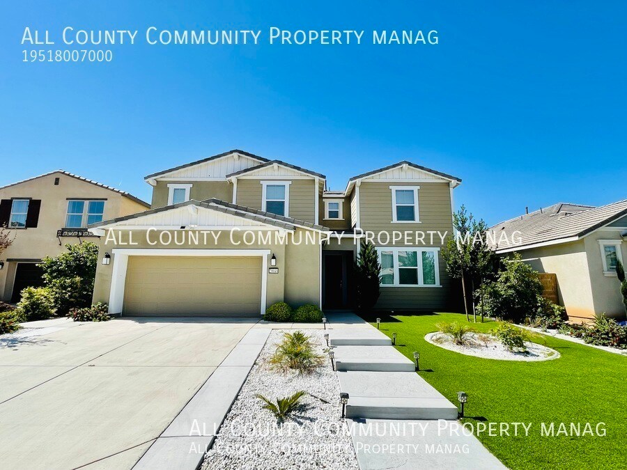 Foto principal - Beautiful 2 Story Home in Menifee!
