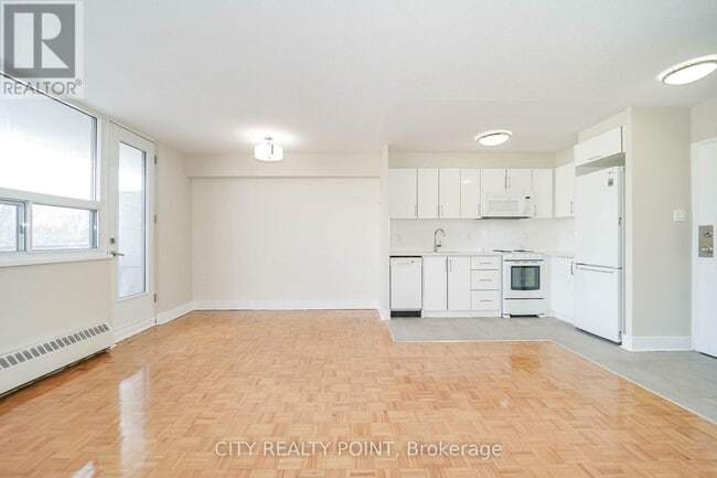 Building Photo - 1500 Bathurst St