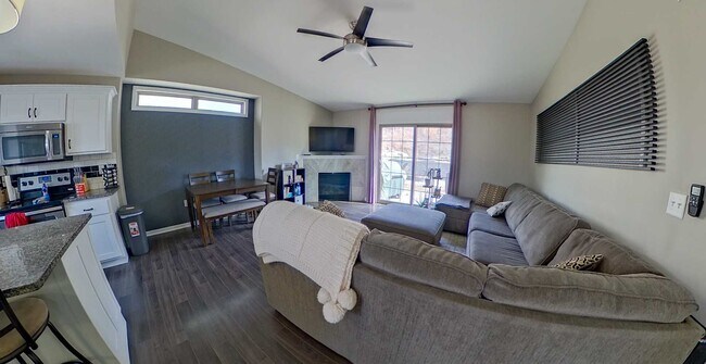 Foto del edificio - 3D Tour Available - West Side + Fenced-in Yard + Attached 2-Car Garage + Washer-Dryer Included! A...
