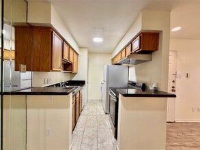 Building Photo - 2120 Wilcrest Dr