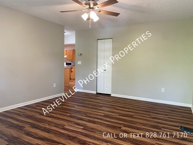 Foto del edificio - 456 Reems Creek Rd