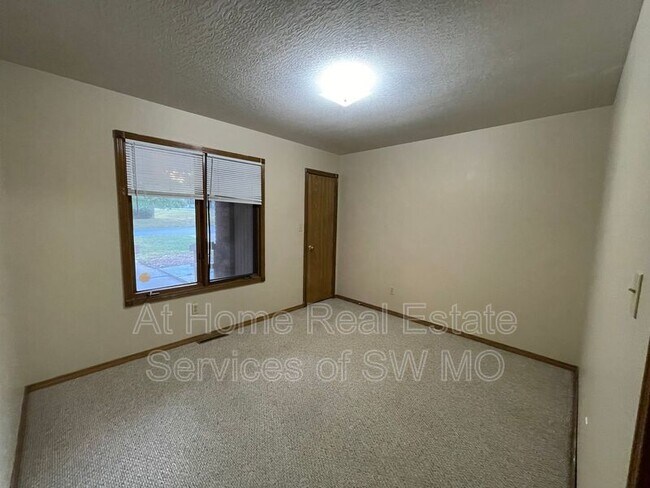 Foto del edificio - 3397 S Clifton Ave