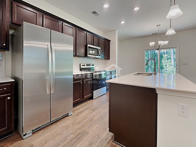 Foto del edificio - 223 S Live Oak Dr