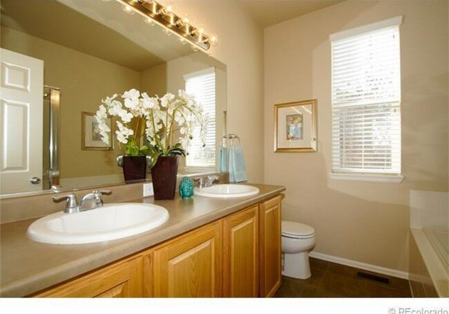 Foto del edificio - 3645 Desert Ridge Cir