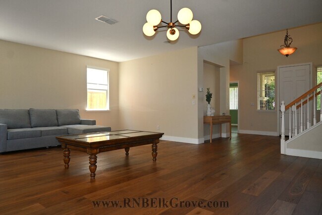 Building Photo - 5 Bedroom Home in Elk Grove! - Resident Benefit Package Property