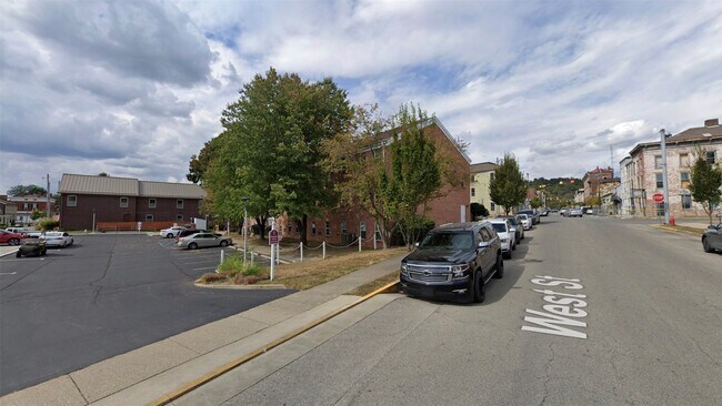 Foto del edificio - 101 W 2nd St