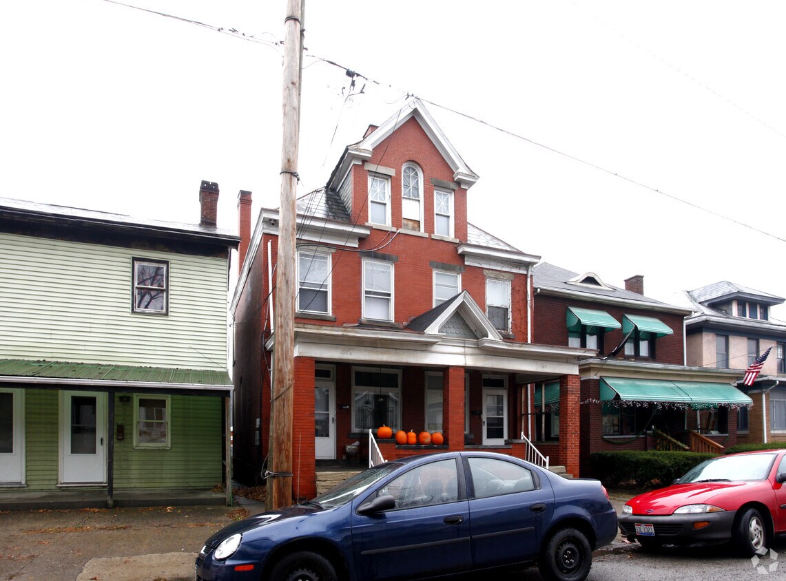 Building Photo - 140 W 4th St