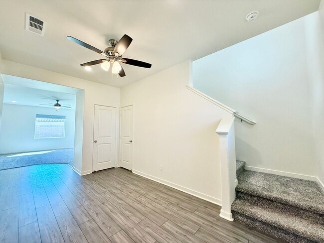 Foto del edificio - AVAILABLE NOW!! GORGEOUS Two Story 4 Bedroom 2.5 Bathroom Home in Indio!