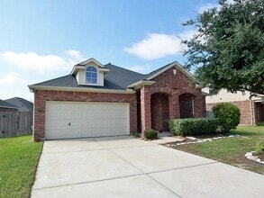 Building Photo - 17207 Mossbriar Ln