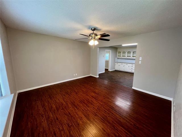 Foto del edificio - 300 W 4th St