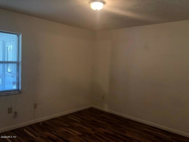 Building Photo - 1805 NE 30th St