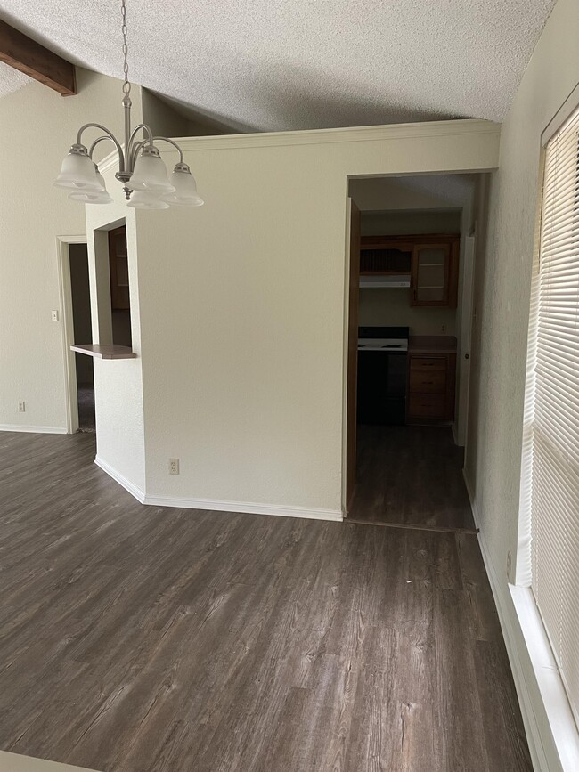 Building Photo - 7326 Elm Hollow Dr