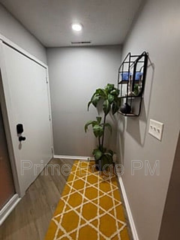 Foto del edificio - 1801 Ridgehaven Ct