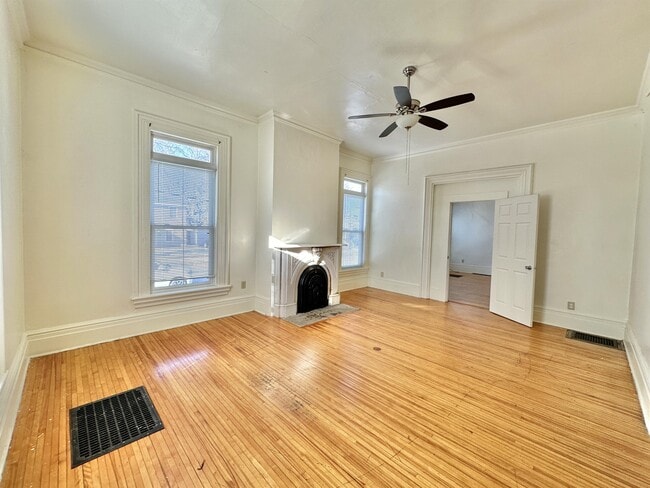 Building Photo - 255 S Jackson St