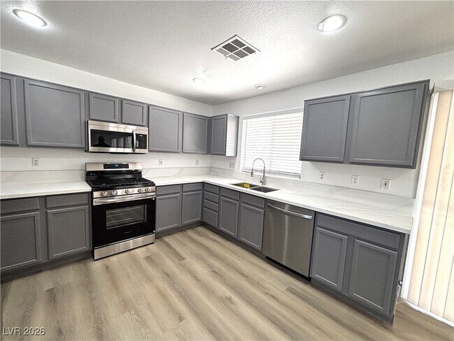 Foto del edificio - 7383 W Diablo Dr