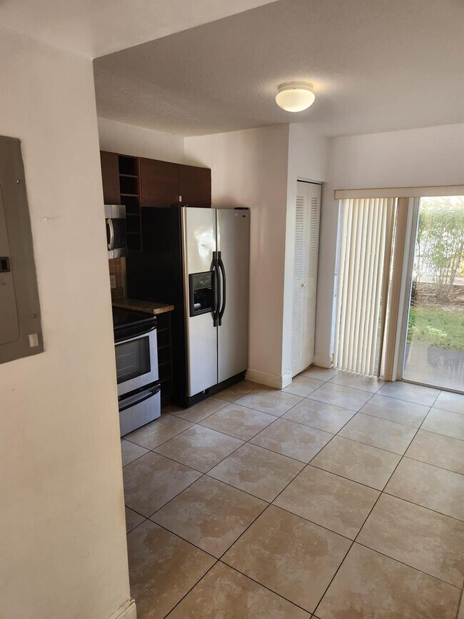 Foto del edificio - 4785 SW 62nd Ave