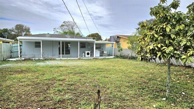 Foto del edificio - 123 SW 68th Ave