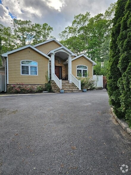 Building Photo - 52 Hilltop Ln