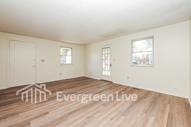 Foto del edificio - 8178 Mt Hood