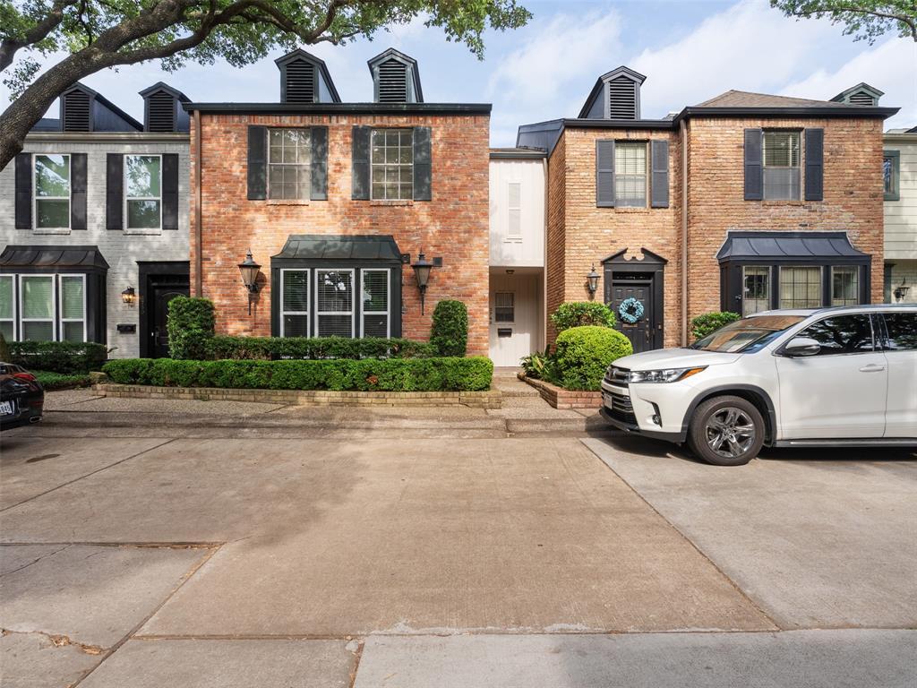 Foto principal - 3748 Lake St