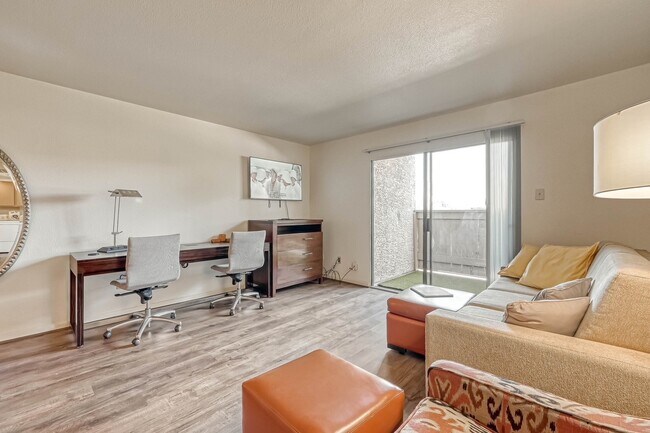 Building Photo - 8433 Hearth Dr