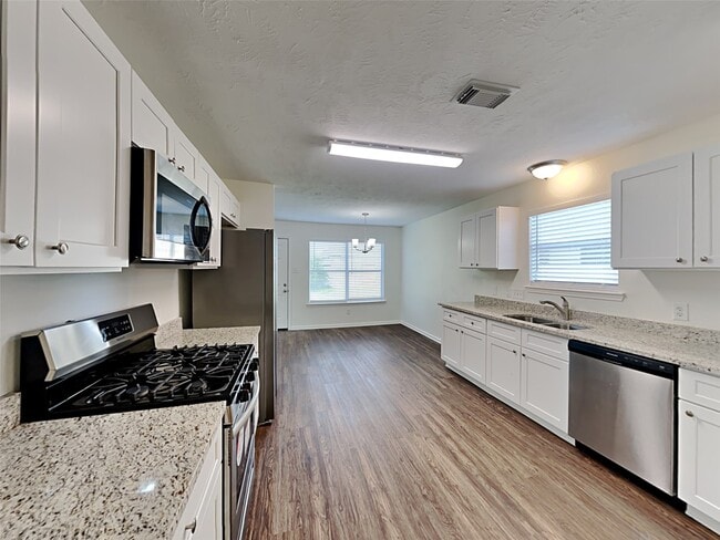 Building Photo - 4407 Crossvine Ave