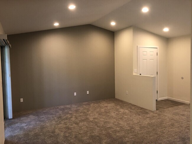 Foto del edificio - 228 Cheryl Ln