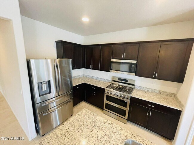Foto del edificio - 43691 Yucca Ln