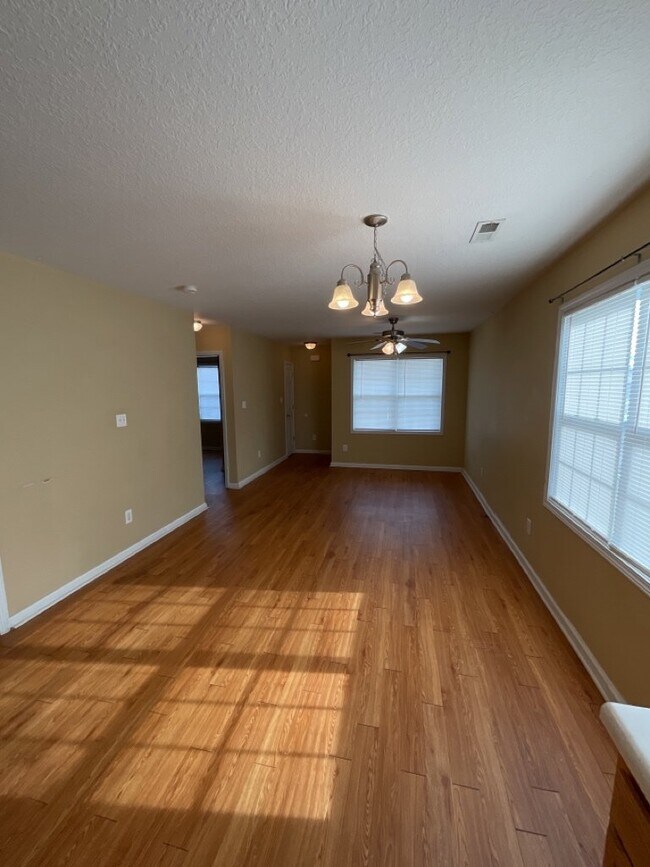 Foto del edificio - 206 Angus Ln