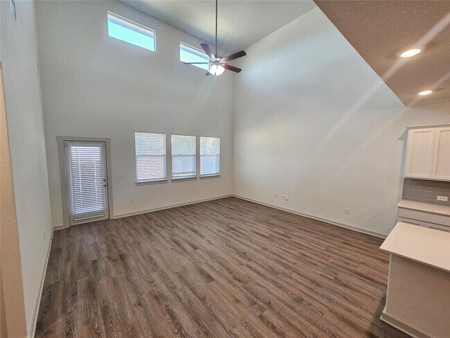 Building Photo - 13809 Mcarthur Dr