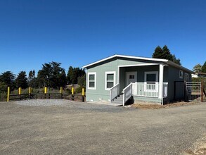 Building Photo - 3172 Burnside Rd
