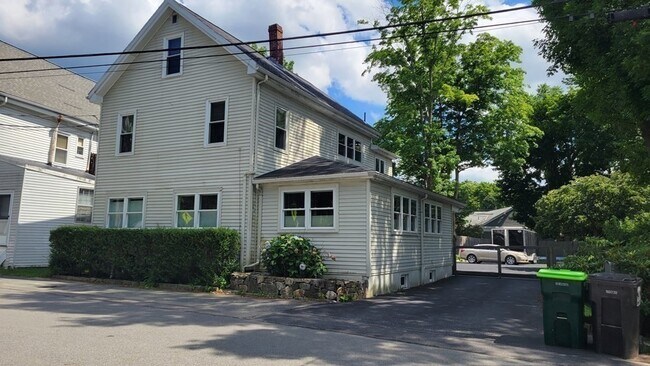 Building Photo - 6 Damon St