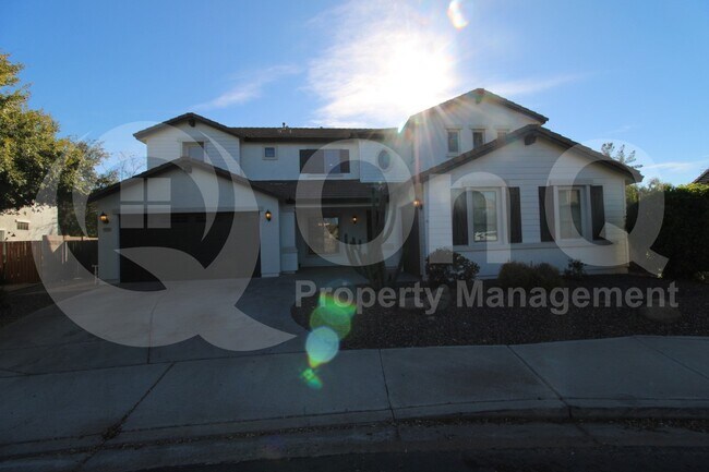 Building Photo - 18905 E Raven Dr