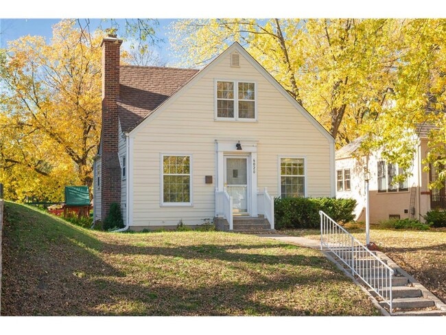 Building Photo - 4020 Ewing Ave S