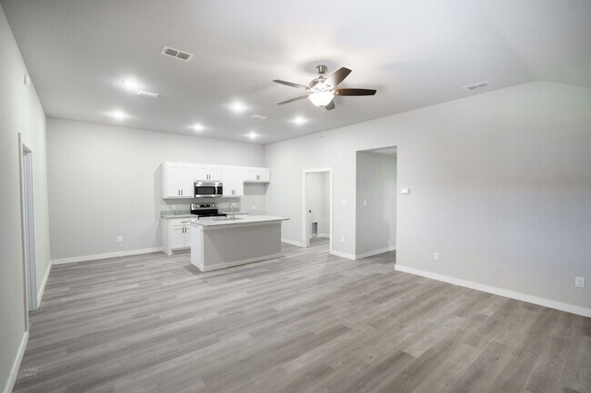 Foto del edificio - Modern 3-Bed Duplex at Sandy Creek – Available March 6th!