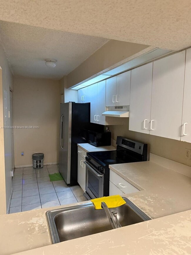 Foto del edificio - 18840 NW 57th Ave