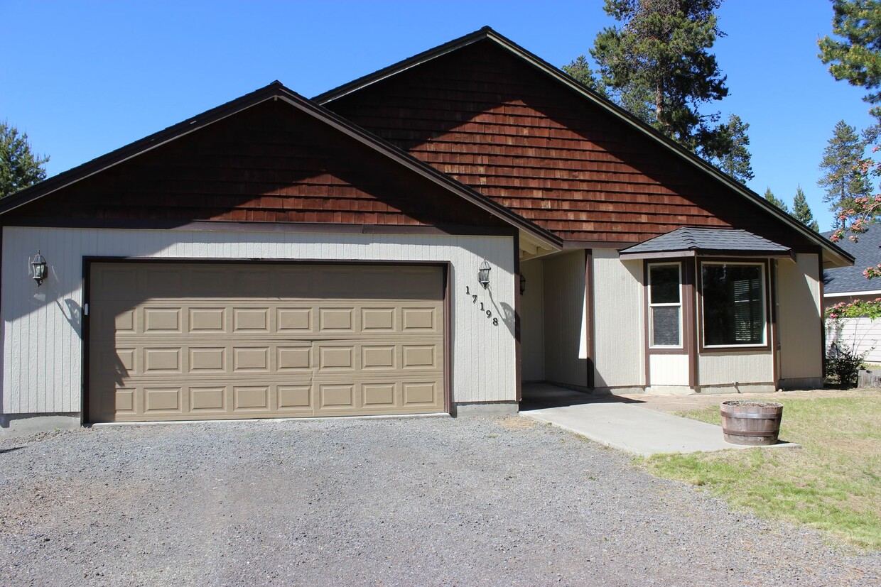 Primary Photo - Single-story ranch style home in Sunriver ...